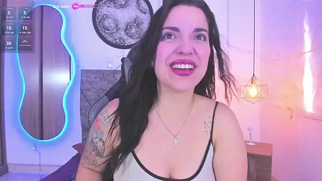 Chat +18 de tatiana_sc ao vivo