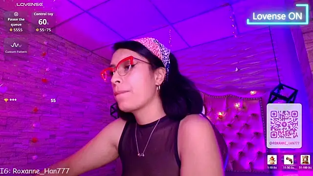 XXX chat uživo modela Roxanne_Han