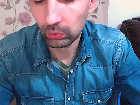 Chatroom XXX en direct de Leo_1617