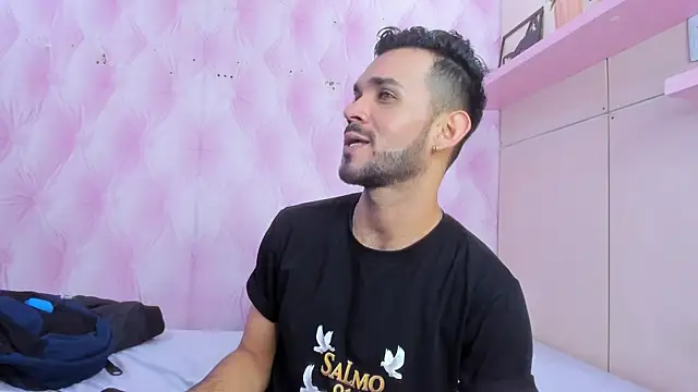 Chatroom XXX en direct de EthanGrey