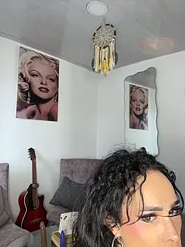 Mydreams69 Show in webcam