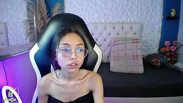 NathaliaSweet_11's Live XXX Chat