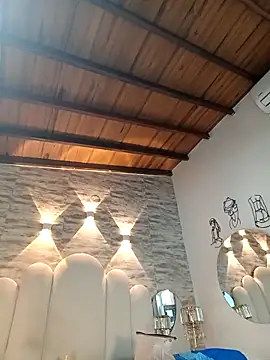 Kristy1_ 即時 XXX 聊天