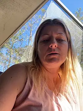 NikkiBlisss 现场XXX聊天