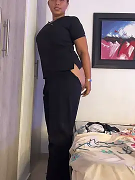 Chat XXX en directo de Kira_Spiicy