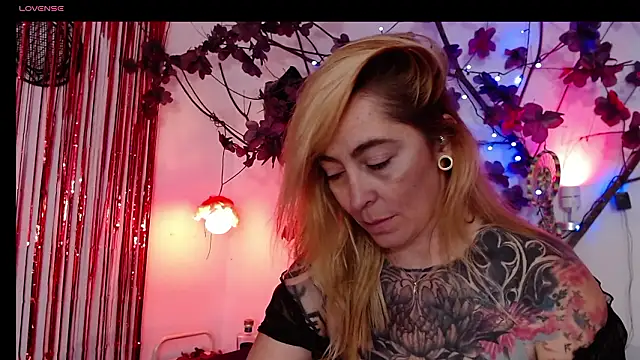 Sara_Valkyri 라이브 XXX 채팅