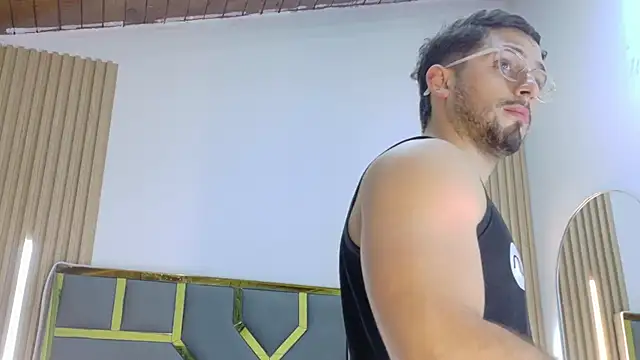 NICK_MOSS_ Adlı Modelin Canlı XXX Sohbeti