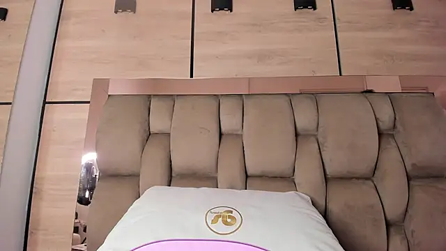 karol_lewiss লাইভ XXX চ্যাট