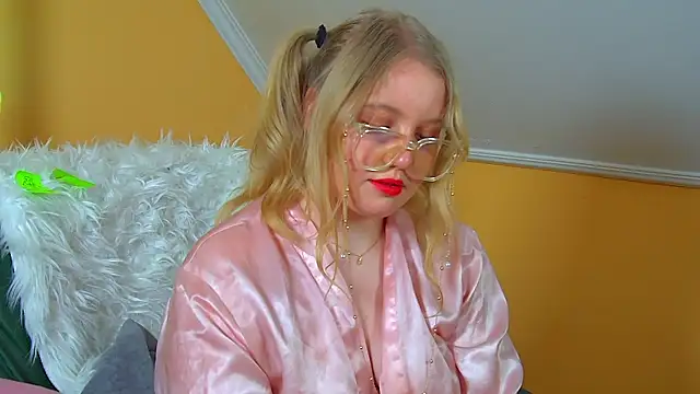 EmilyEvanse Adlı Modelin Canlı XXX Sohbeti