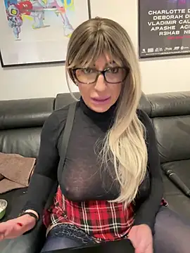 SexyVic_69 Adlı Modelin Canlı XXX Sohbeti