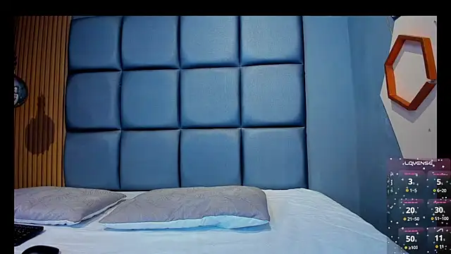 PAMELA-SMIITH's Live XXX Chat