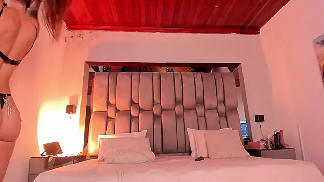 XXX chat uživo modela NikkySmiith