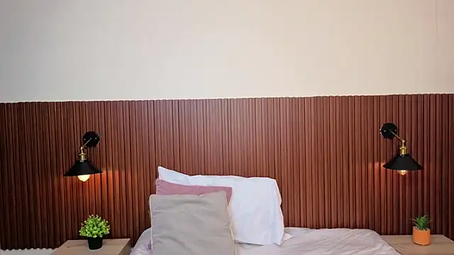 chanel_brunette 即時 XXX 聊天