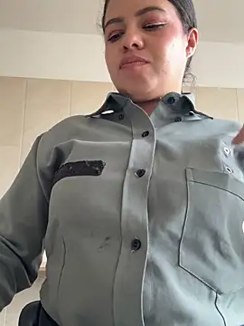 Ariana-07: вебкам-шоу