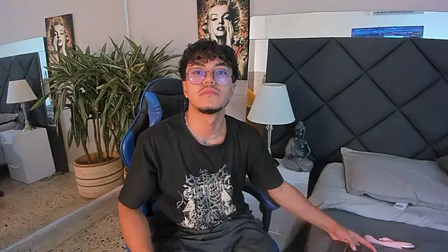 kai_storn's Webcam Show