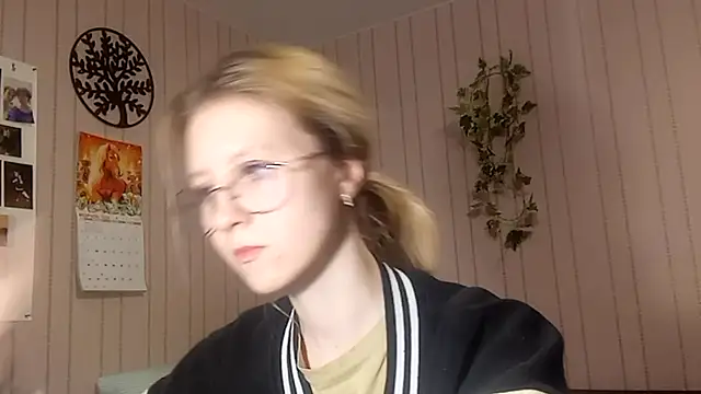 RunawayBr1de 即時 XXX 聊天