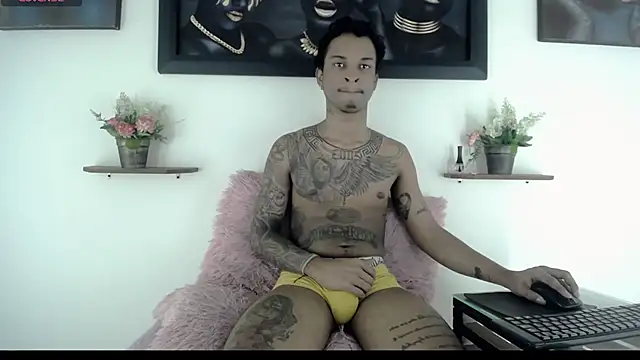 Tatoo_Noah live XXX chat