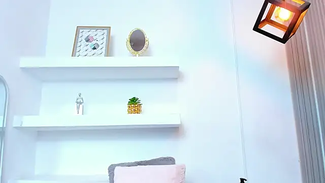 IsabellaMonet Adlı Modelin Canlı XXX Sohbeti