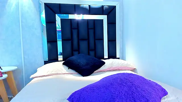 Show modela elian_7 na web-kameri