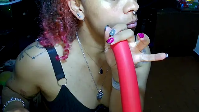 Cata_Blue__ Adlı Modelin Canlı XXX Sohbeti