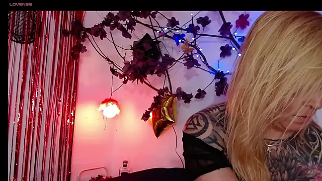 Chat +18 de Sara_Valkyri ao vivo