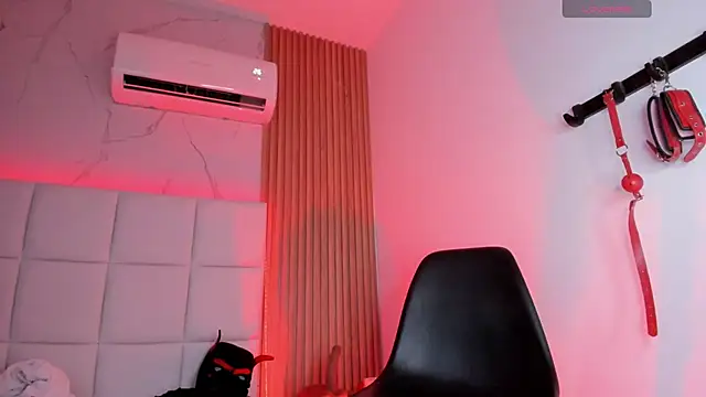 skarlethbelluci's Live XXX Chat