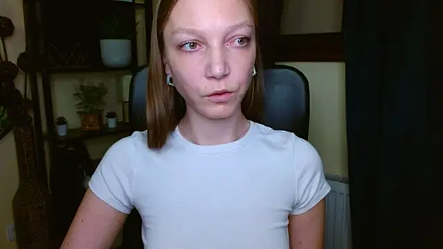 EmillyPlay's Live XXX Chat