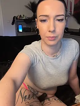 Pokazy przed kamerką – Trixie-Tainted