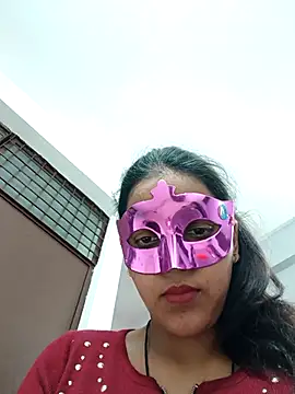 Chat XXX en directo de Shivani_hotty