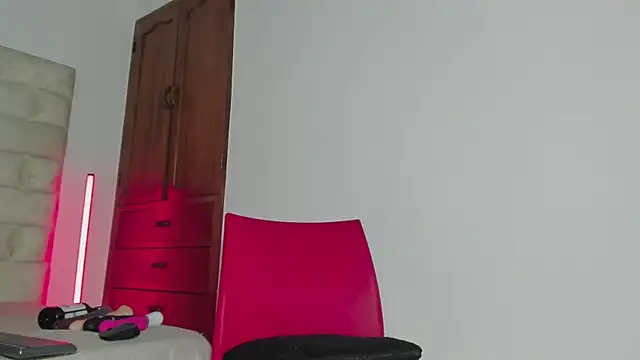 Chat XXX ao vivo de HollyGrey_