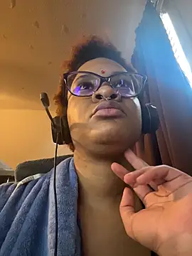 Chat +18 de nickytheehawtie ao vivo