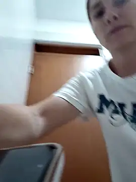 Iris_love18 Live XXX-Chat