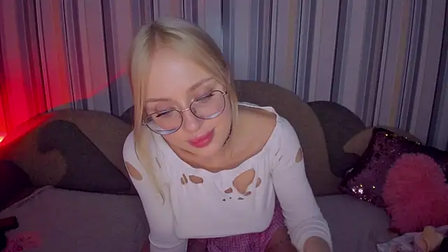 Chatroom XXX en direct de CeaneLino