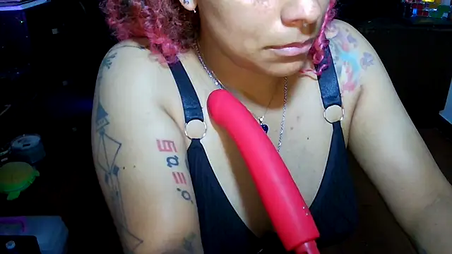 Cata_Blue__ Adlı Modelin Canlı XXX Sohbeti