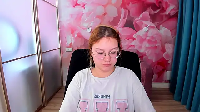 Chat +18 de AngelinaLow ao vivo