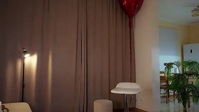 KateCarrey: онлайн-секс-чат