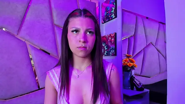 Chatroom XXX en direct de MelanyAss_