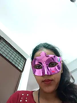 Shivani_hotty Adlı Modelin Canlı XXX Sohbeti