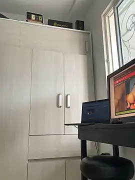 katasanz élő XXX-chatje