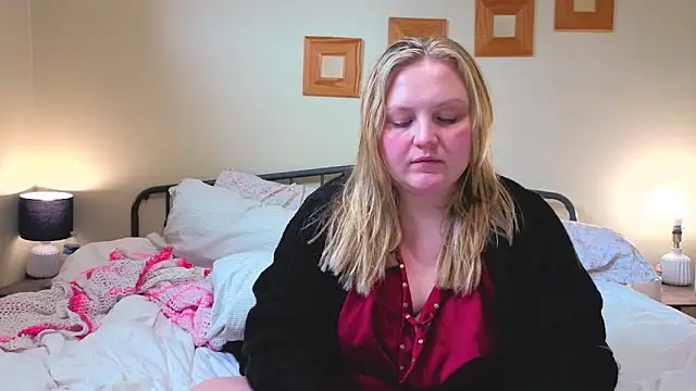 PhatAssBlond: διαδικτυακό σόου στην κάμερα