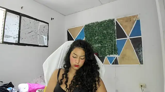 emily_stars1's Webcam Show