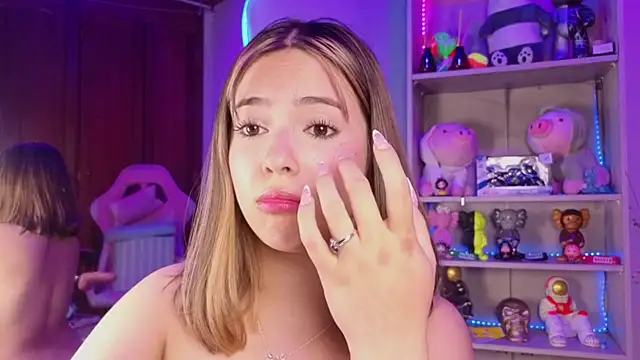 Chat +18 de EmilyMiller_ ao vivo