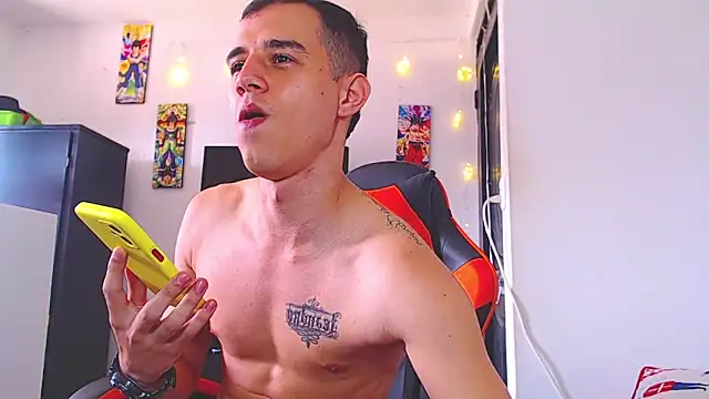 ADAM_HOT's Live XXX Chat