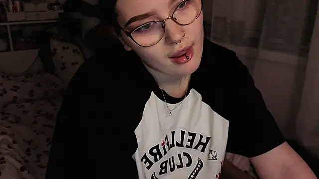 milliedoll élő XXX-chatje