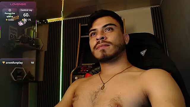 Bastian_MCcormick élő XXX-chatje