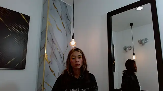 Chat XXX en directo de HannaHot_69