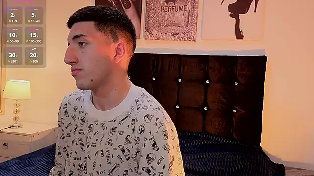 Un_Sluttyy élő XXX-chatje