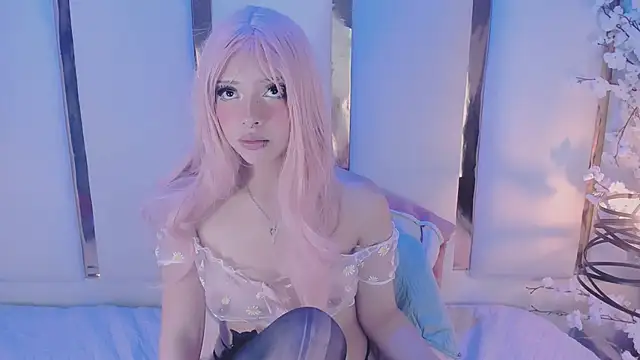 NamiMoon1: διαδικτυακό σόου στην κάμερα