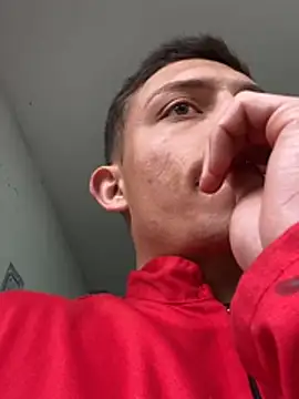 santiObrero élő XXX-chatje