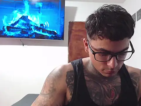 maxstrom111 élő XXX-chatje